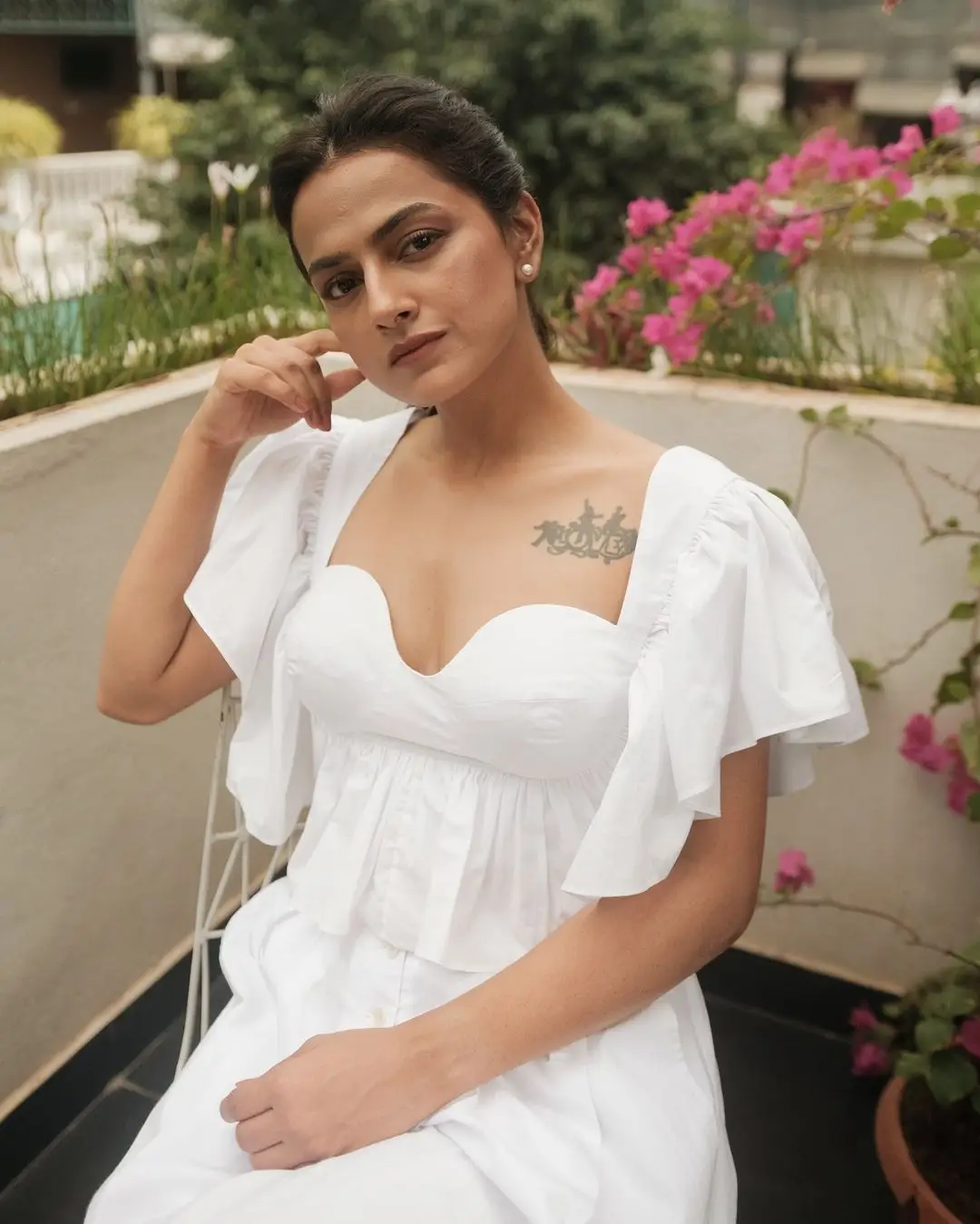 SOUTH INDIAN ACTRESS SHRADDHA SRINATH IN WHITE GOWN